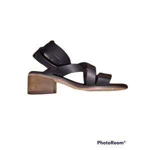 Forever 21 Women's Block Ankle Strap Heels Size 7